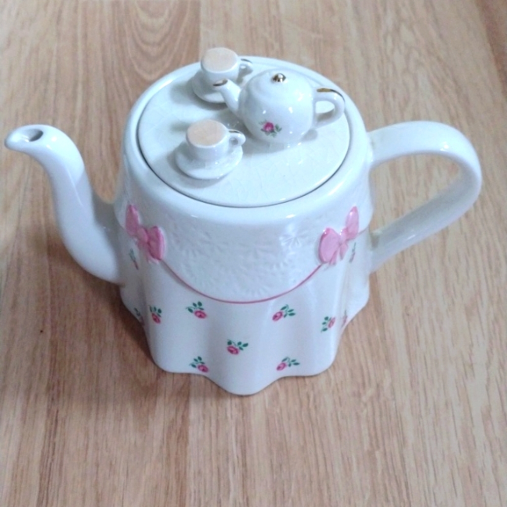 Price Kensington Tea for Two in Pink Hand Painted made in England Vintage
